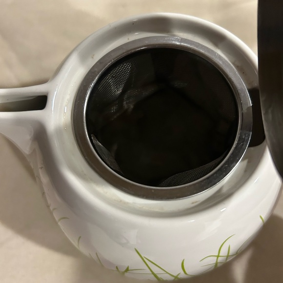 Tea Forte PUGG Ceramic Teapot - Spring Grass - Picture 5 of 6